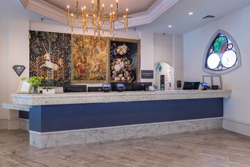 Check-in/check-out kiosk