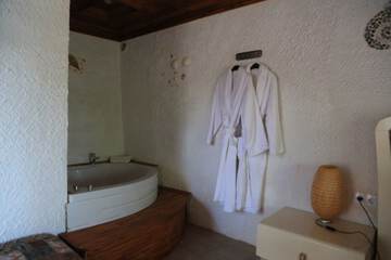 Jetted tub