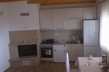 Photo 51