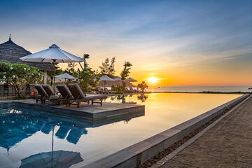 Infinity pool