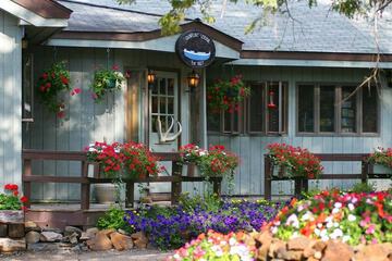 Gunflint Lodge & Outfitters