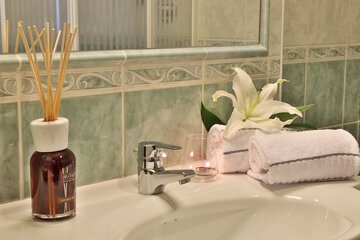 Bathroom amenities