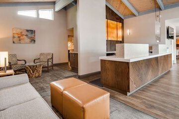 Hotel Interior 8 of 35