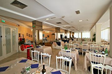Food court