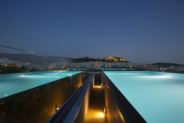 Infinity pool