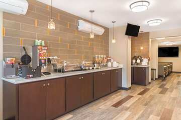 Hawthorn Suites by Wyndham Louisville North