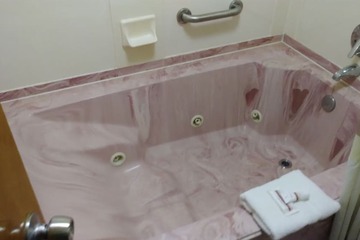 Jetted tub