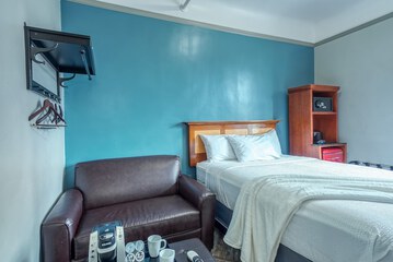 Room 106 of 115