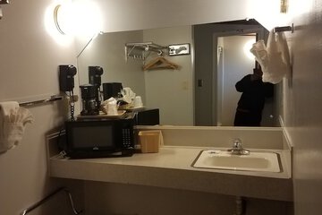 Bathroom sink