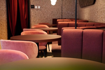 Lobby lounge