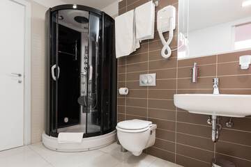 Bathroom shower