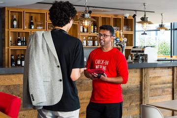 Check-in/check-out kiosk