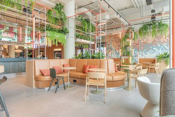 Lobby lounge
