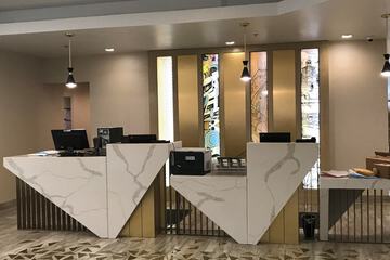 Check-in/check-out kiosk