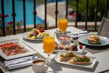 Breakfast meal