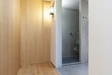 Bathroom shower