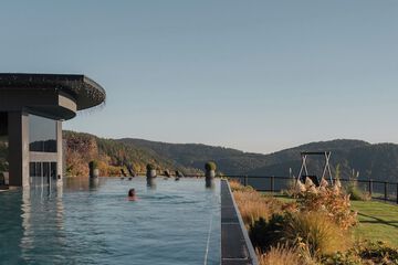 Infinity pool