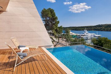 Private pool