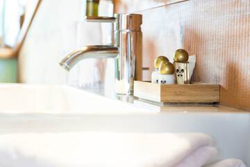 Bathroom sink