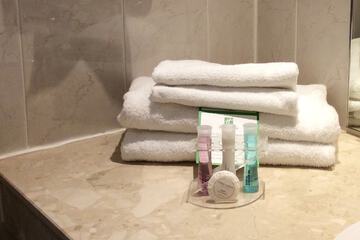 Bathroom amenities