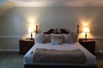  Wachusett Village Inn 25