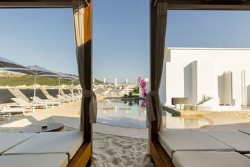 Rooftop pool