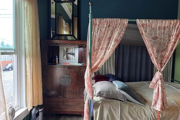 Room 17 of 31