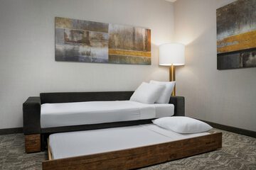 Room 18 of 33