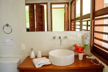 Bathroom sink