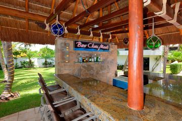 Poolside bar