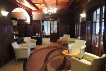 Hotel Lounge
