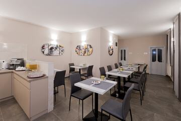 Breakfast area