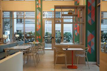 Coffee shop