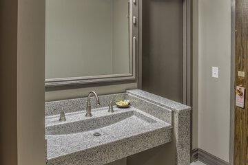 Room 10 of 12