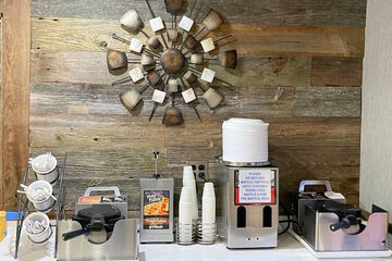 Breakfast/Coffee Service 39 of 50