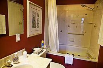 The Iris Inn Bed & Breakfast
