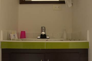 Bathroom sink
