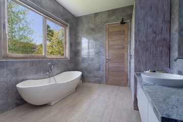 Deep soaking bathtub