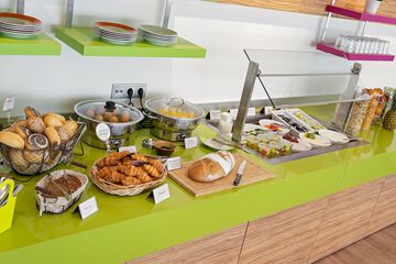 Breakfast buffet