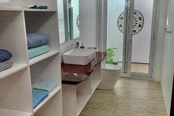 Photo 32