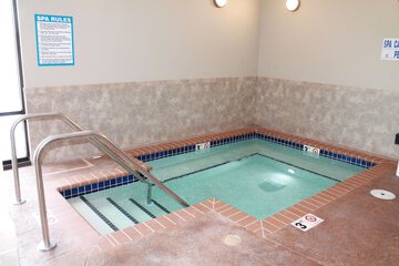Indoor spa tub