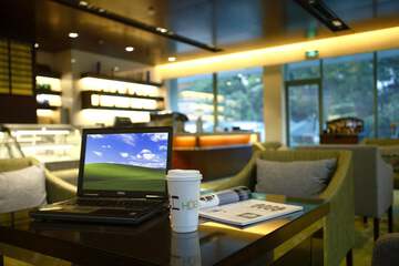 Lobby lounge