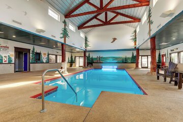 Indoor/outdoor pool