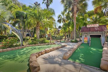 Mini-golf