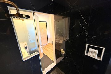 Bathroom shower