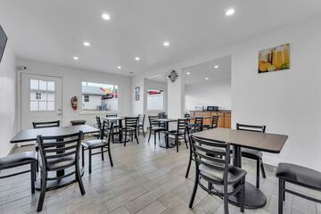 Breakfast/Coffee Service 41 of 42