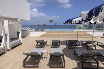 Infinity pool