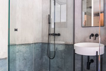 Bathroom shower