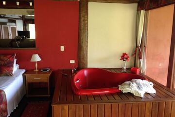 Jetted tub