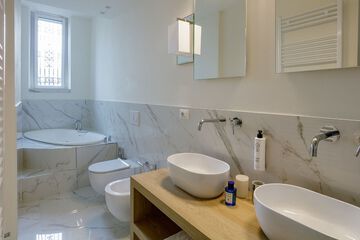 Jetted tub